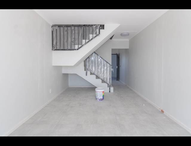 2 BEDROOM APARTMENT FOR SALE IN TABLE VIEW